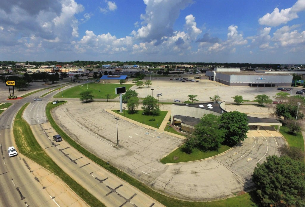 2532 Crossroads Boulevard, Waterloo