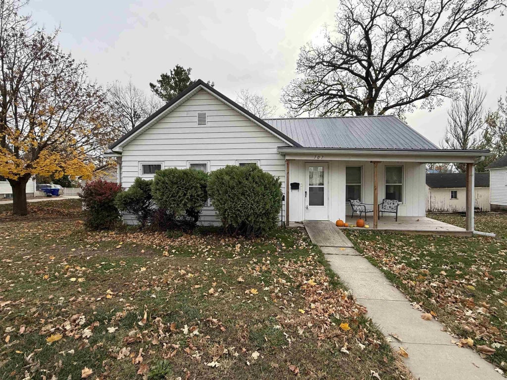 707 1st St. East, Independence