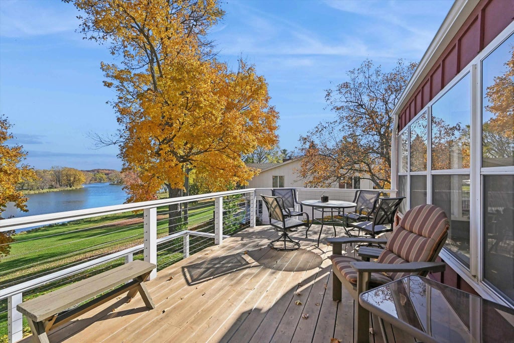 1318 Cedar River Drive, Waverly