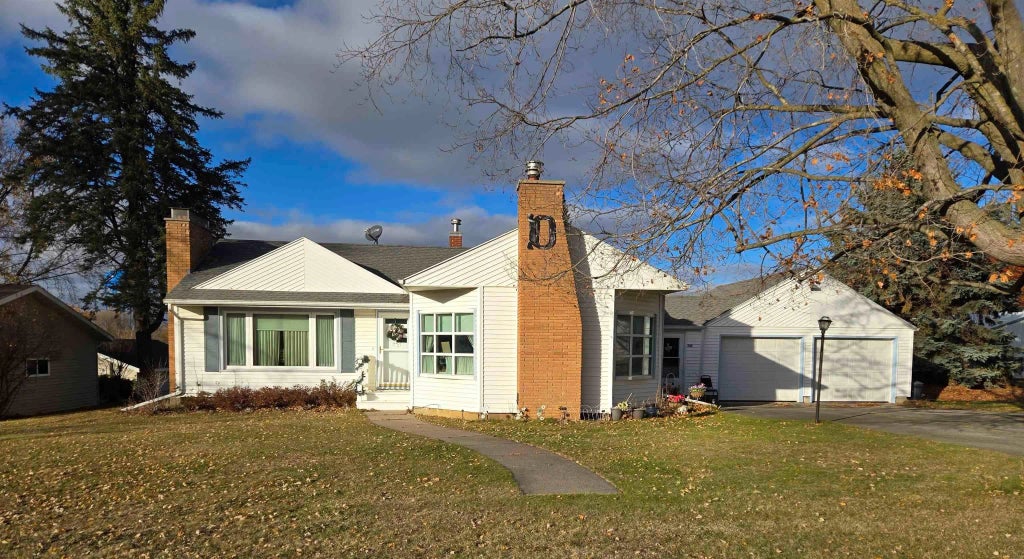 716 E 6th Ave, Cresco