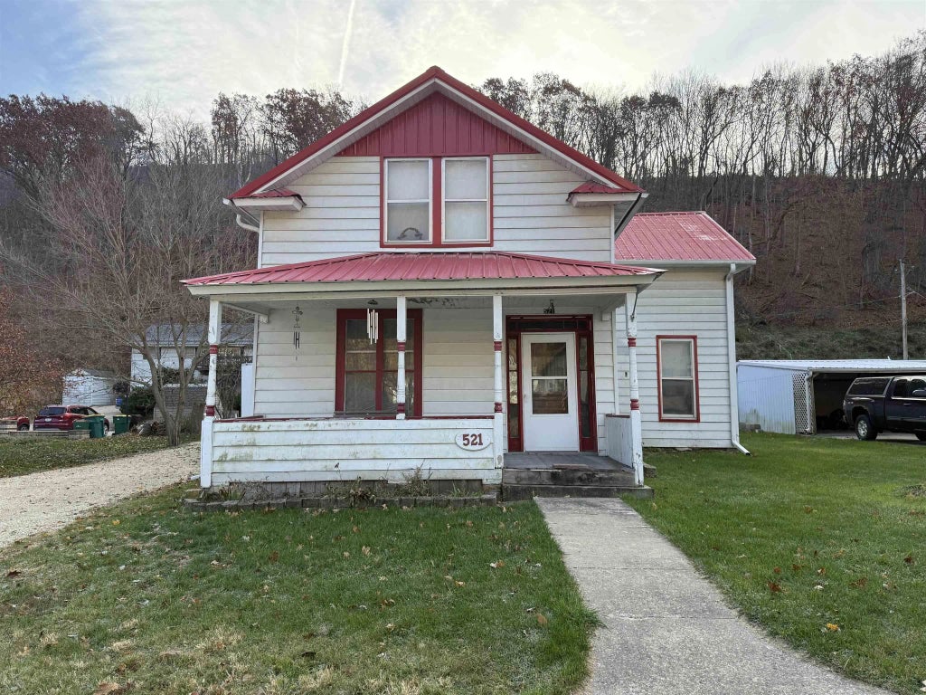 521 Main Street, McGregor