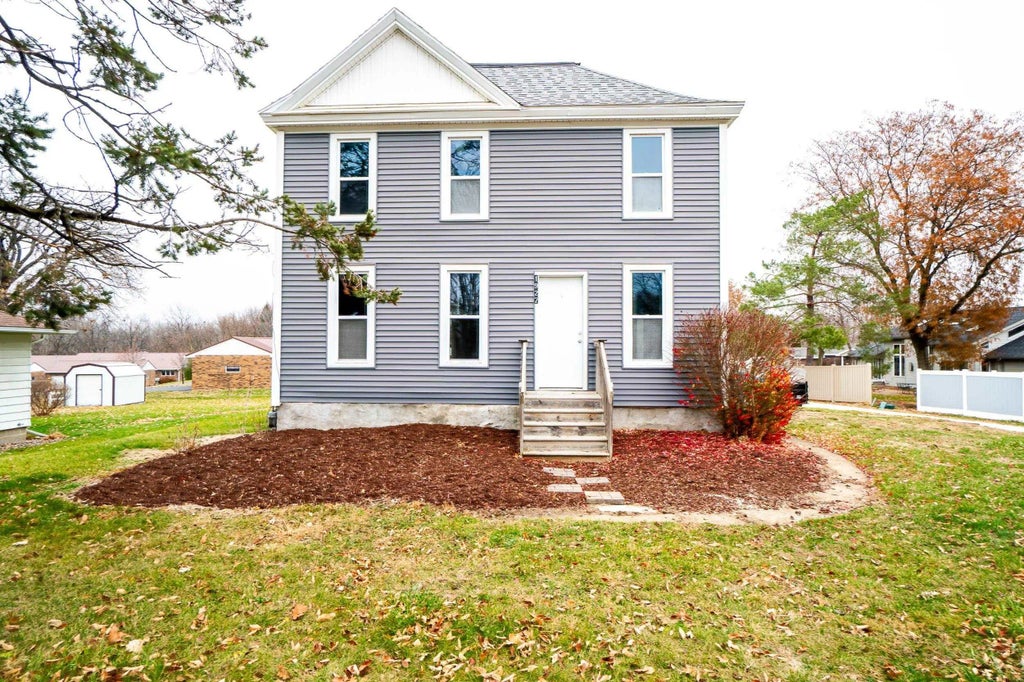 1927 W 1st Street, Cedar Falls