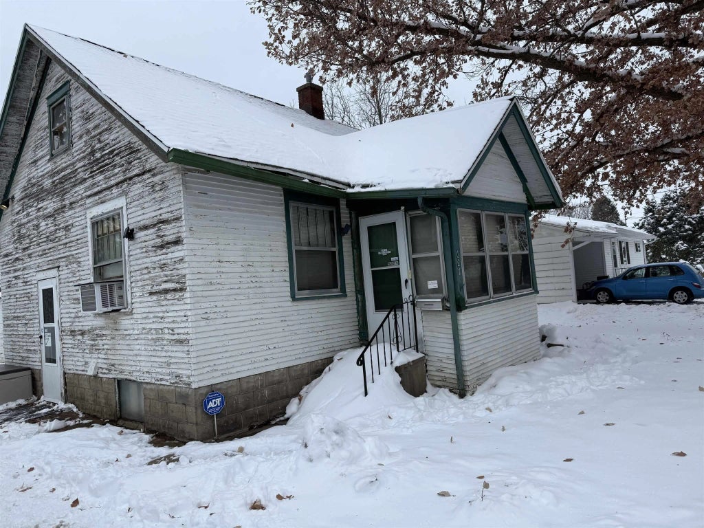 627 Downing Avenue, Waterloo