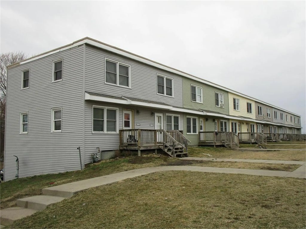 1231 W Mullan Avenue, Waterloo