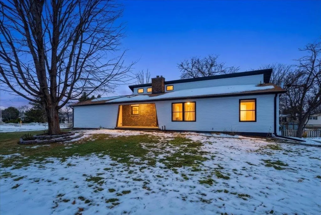 89 3rd St Street, Hudson