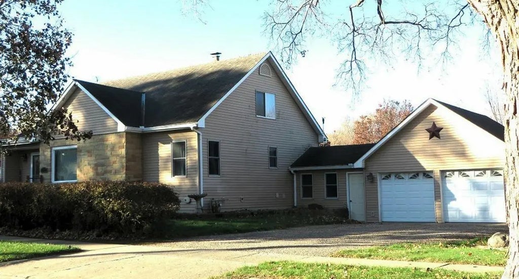 303 7th Street, Grundy Center