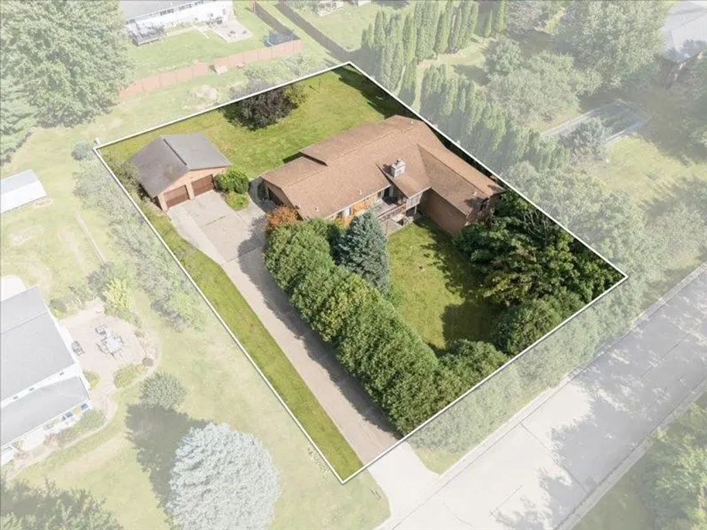 607 West View Drive, Guttenberg