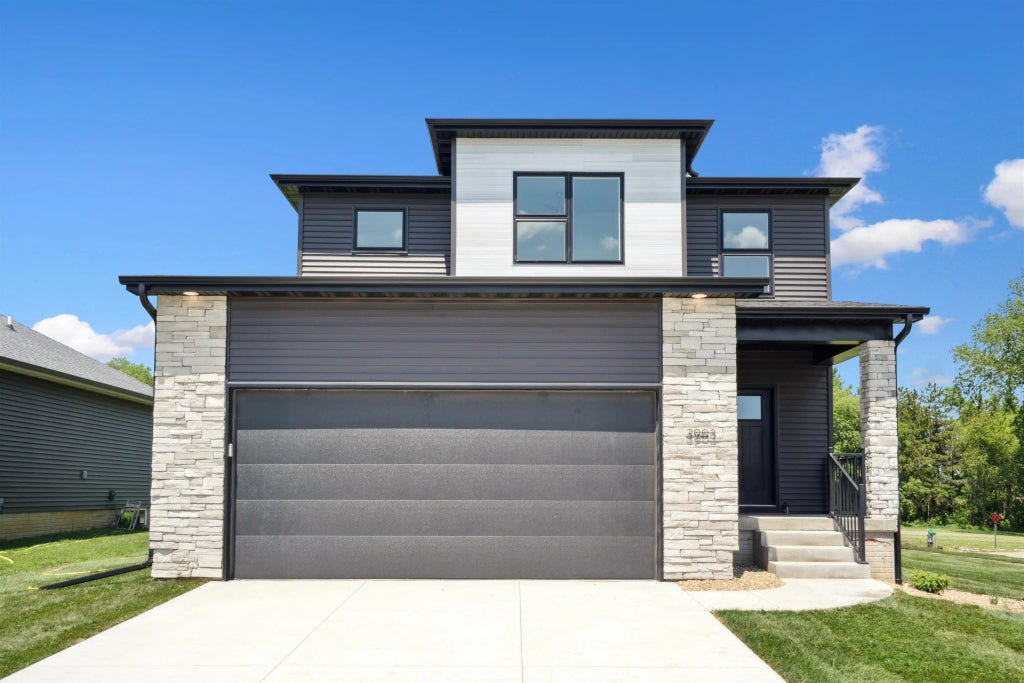 3903 Broomfield Drive, Cedar Falls