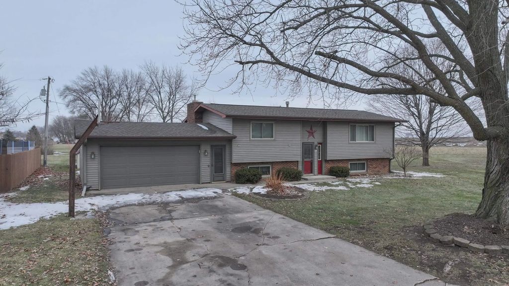 230 Law Avenue, Iowa Falls