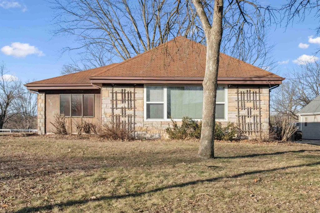 920 N Franklin Street, Manchester