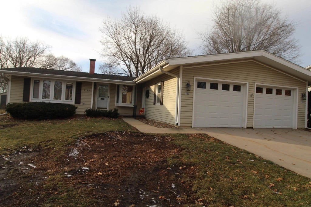 1103 Carriage Lane, Cedar Falls