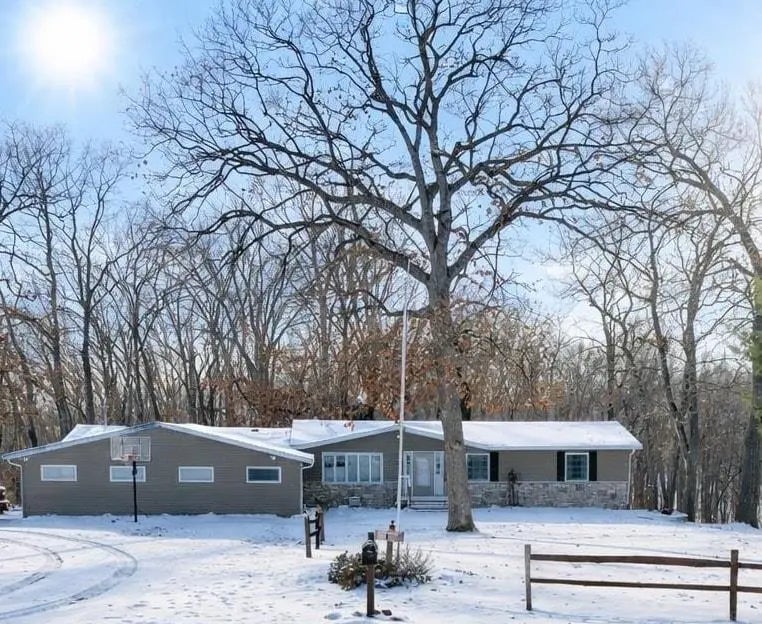 1129 164th Street, Castalia