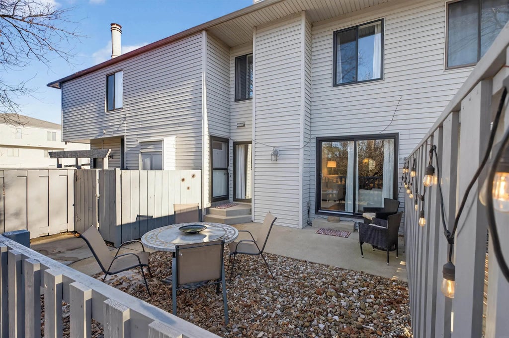 2327 Skyline Drive, Waterloo