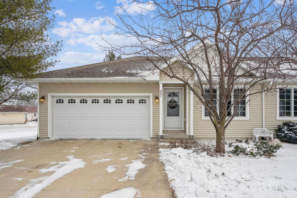 807 Janet Dr Drive D, Dunkerton