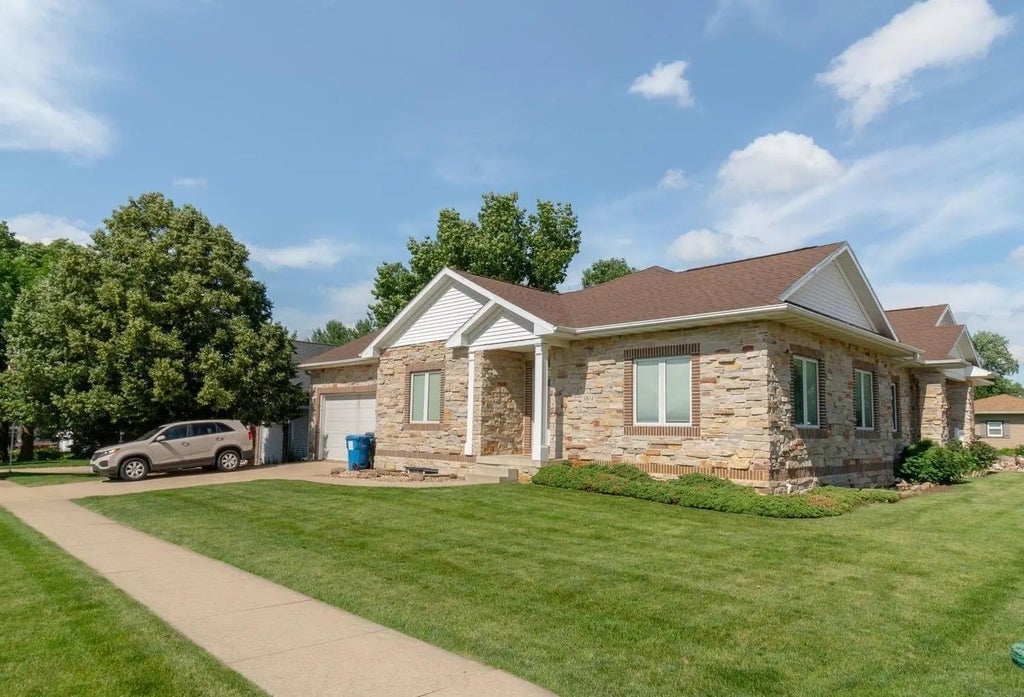 3814 Eastpark Rd., Cedar Falls