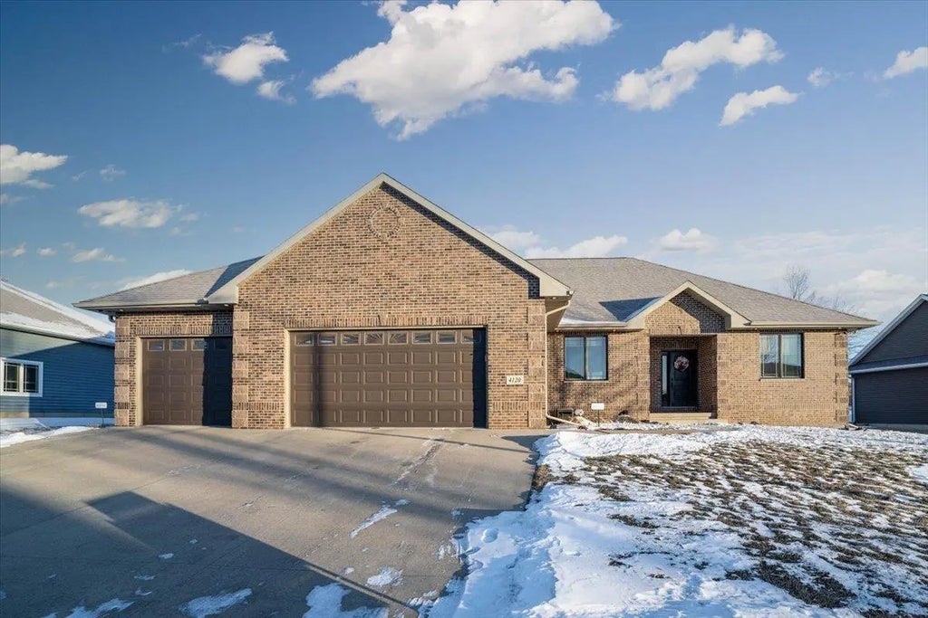 4120 Wynnewood Drive, Cedar Falls