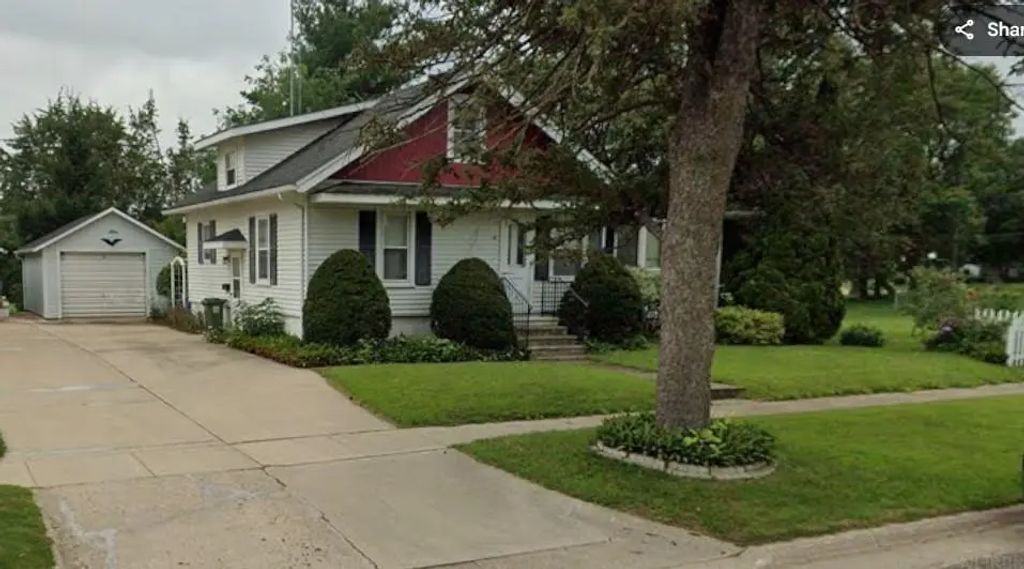 16 High School Boulevard, Greene