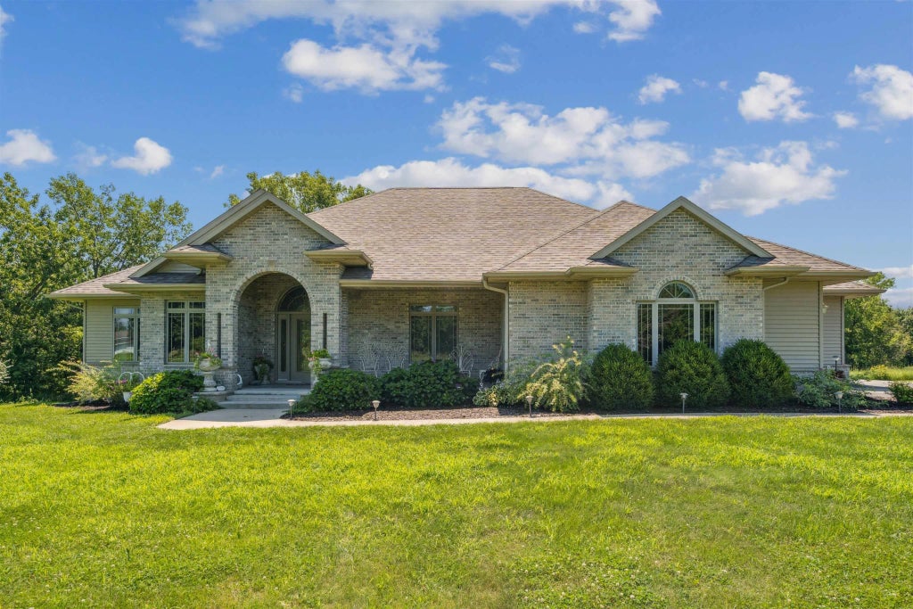 3090 59th Street Trail, Vinton