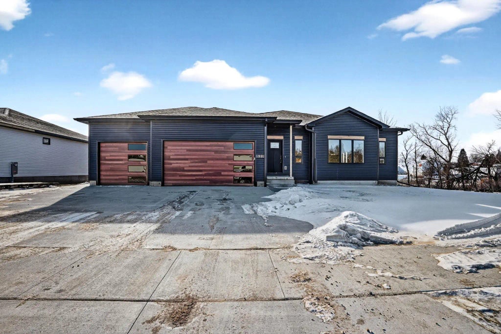 522 Sands Avenue, Janesville