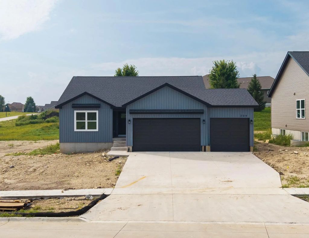 209 Riverbend Road, Waverly