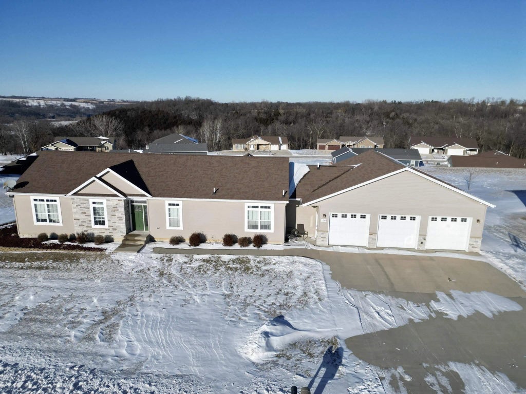 2389 Red Oak Road, Decorah