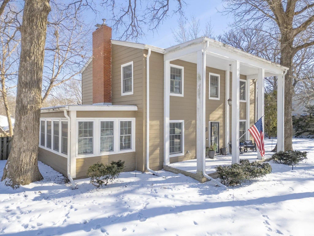 500 18th St W, Clear Lake