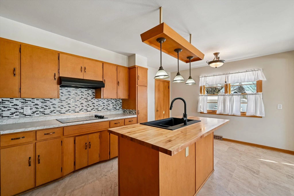 1300 Sw 4th Avenue, Waverly