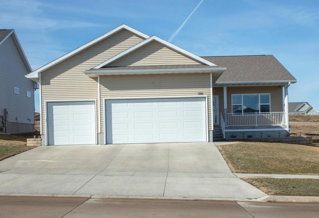 1310 1st St Se, Waverly