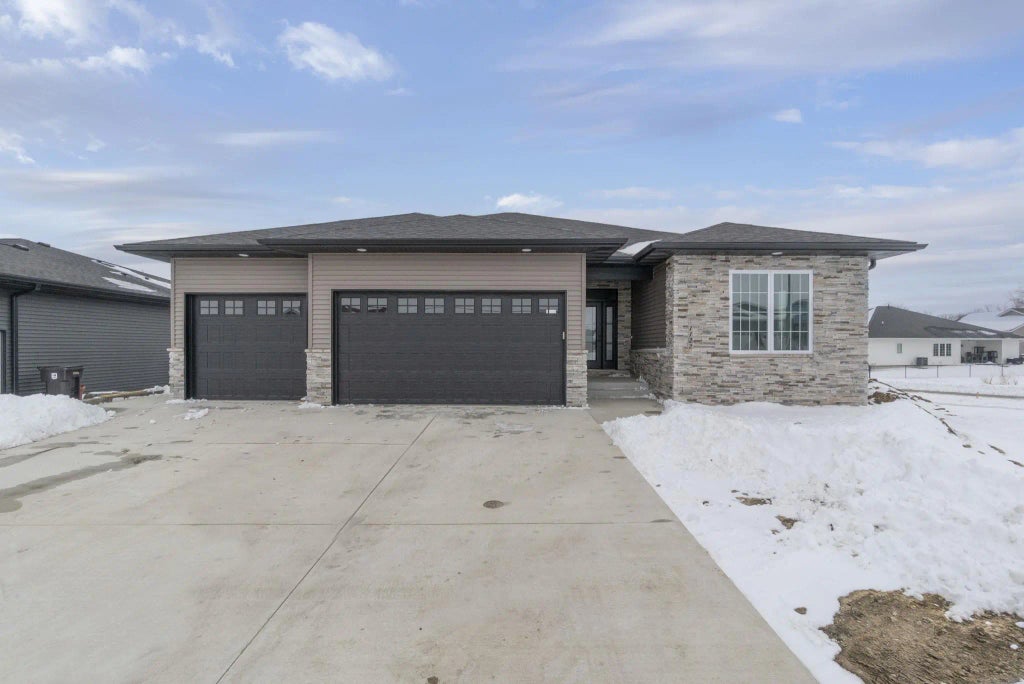 1122 Algonquin Drive, Cedar Falls