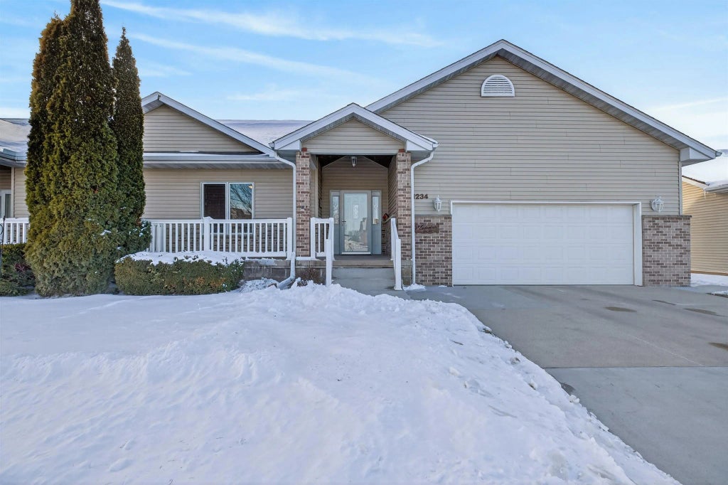 1234 Hummingbird Circle, Waterloo