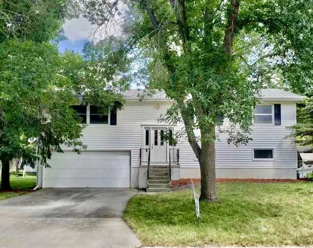 422 5th Street, Dike