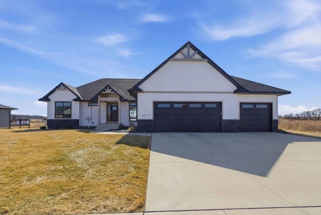 4717 Wild Horse Drive, Cedar Falls