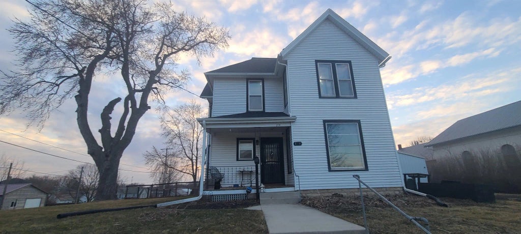 114 S Pine Street, West Union