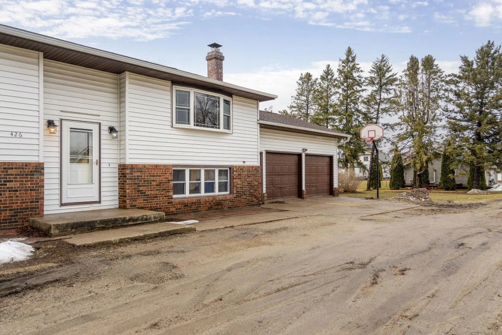 426 Ash Street, Fredericksburg Property Listing: MLS® #20261064