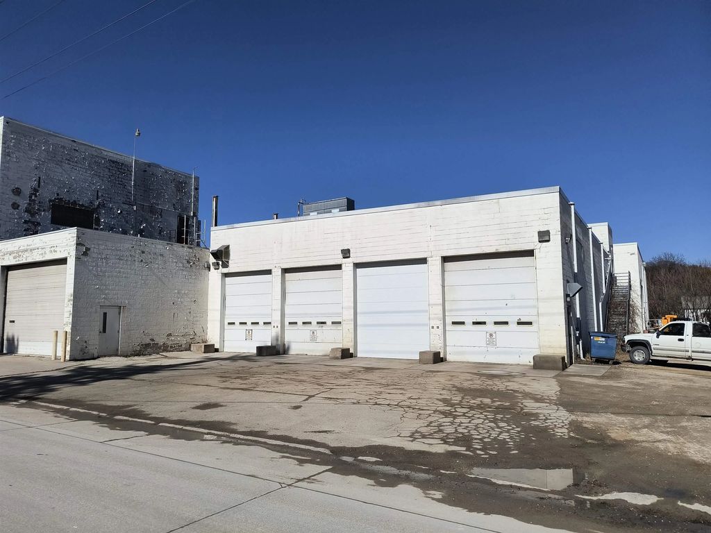 806 E Water Street, Decorah
