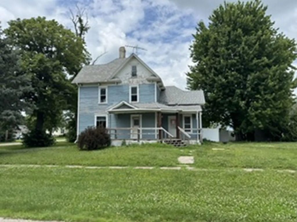 1671 468th Street, Toeterville