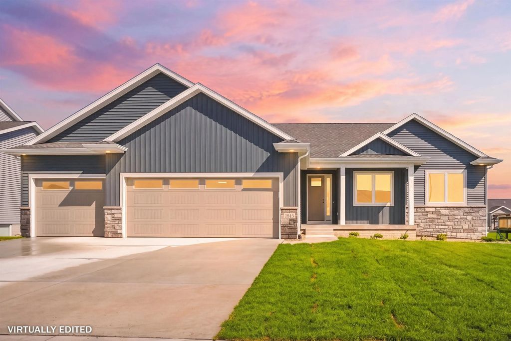 2813 Autumn Woods Drive, Cedar Falls