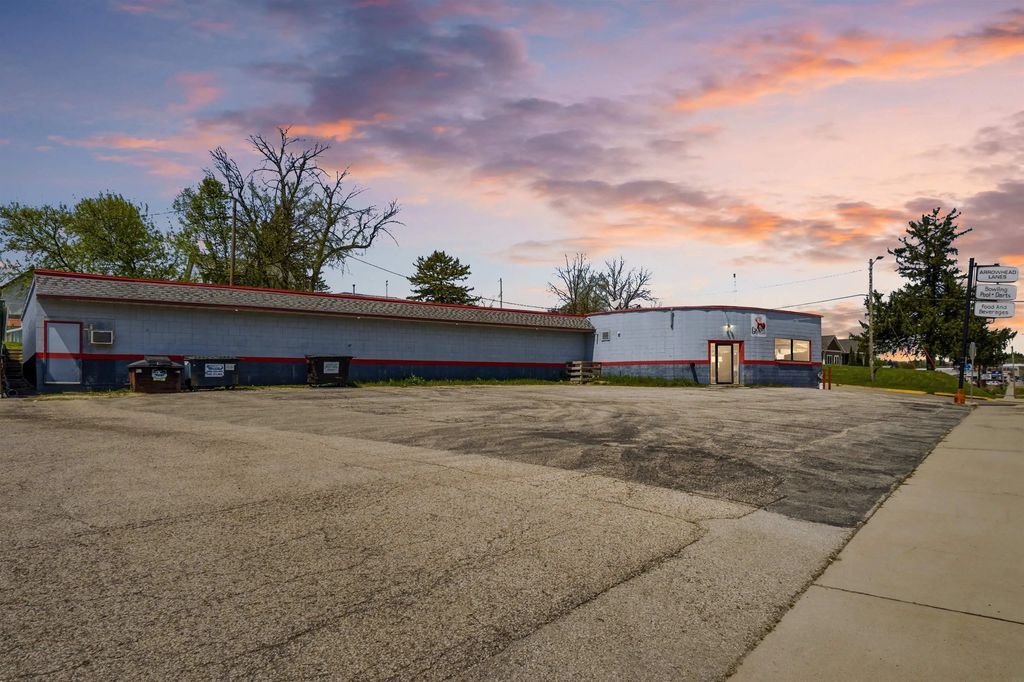 601 Rossville Road, Waukon
