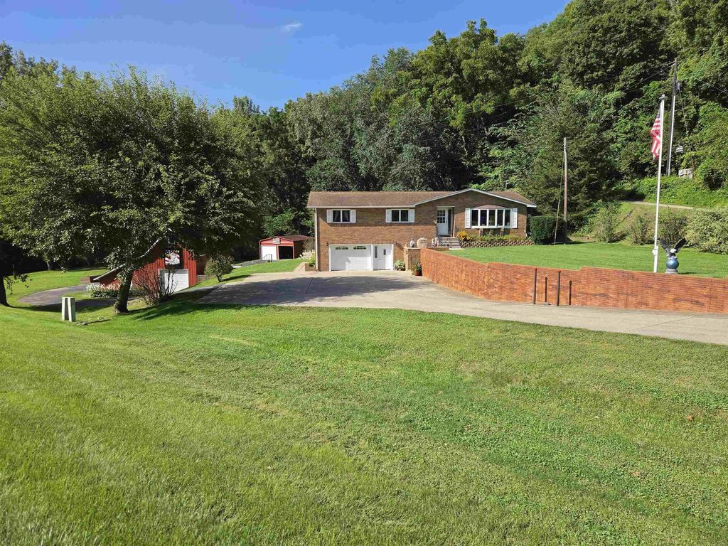 32387 Highway 52, Guttenberg