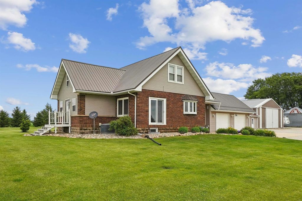 2940 Fayette Avenue, Ionia