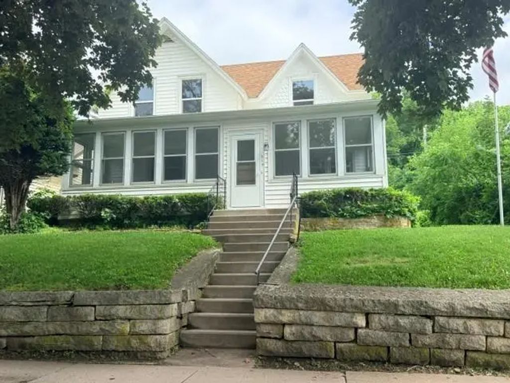 514 Main Street, Lansing