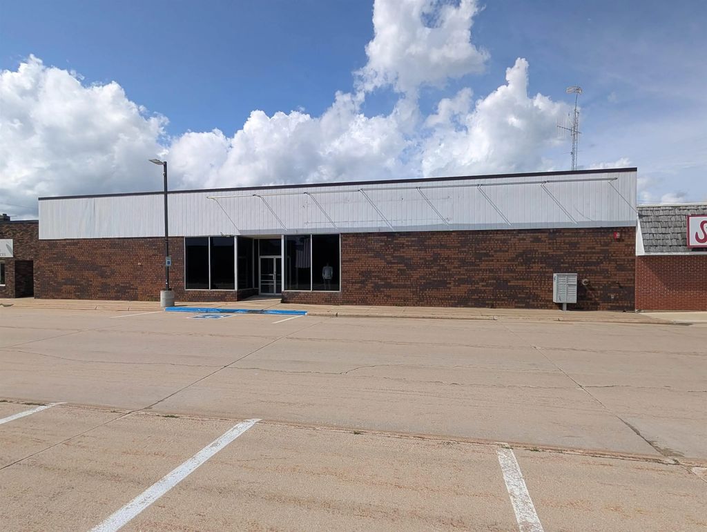 120 W 1st Avenue, Cresco