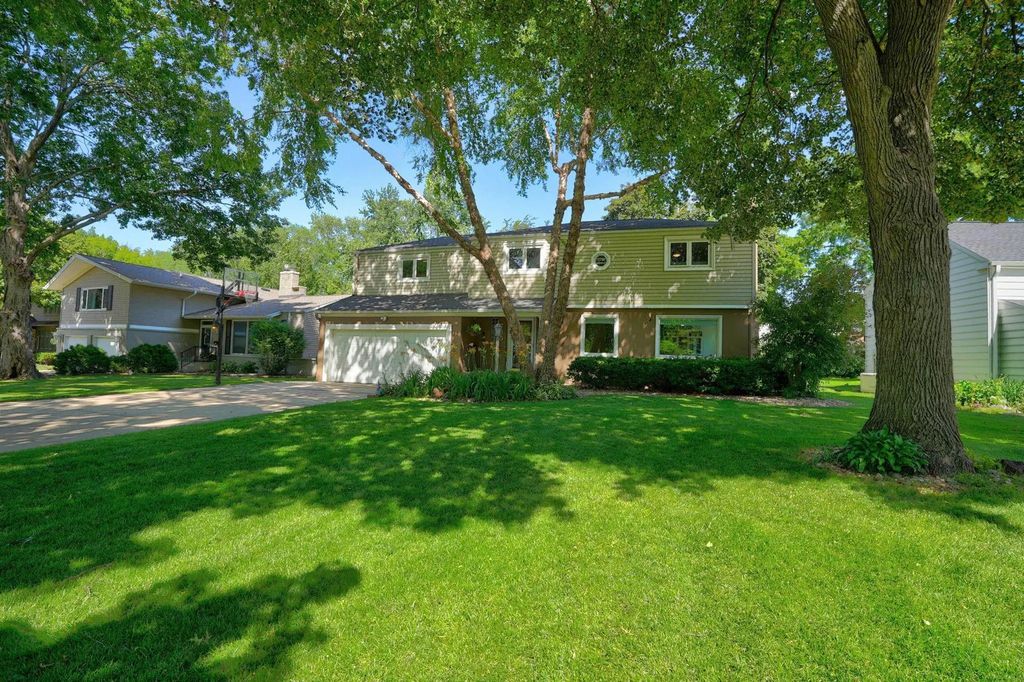 765 Prospect Blvd, Waterloo