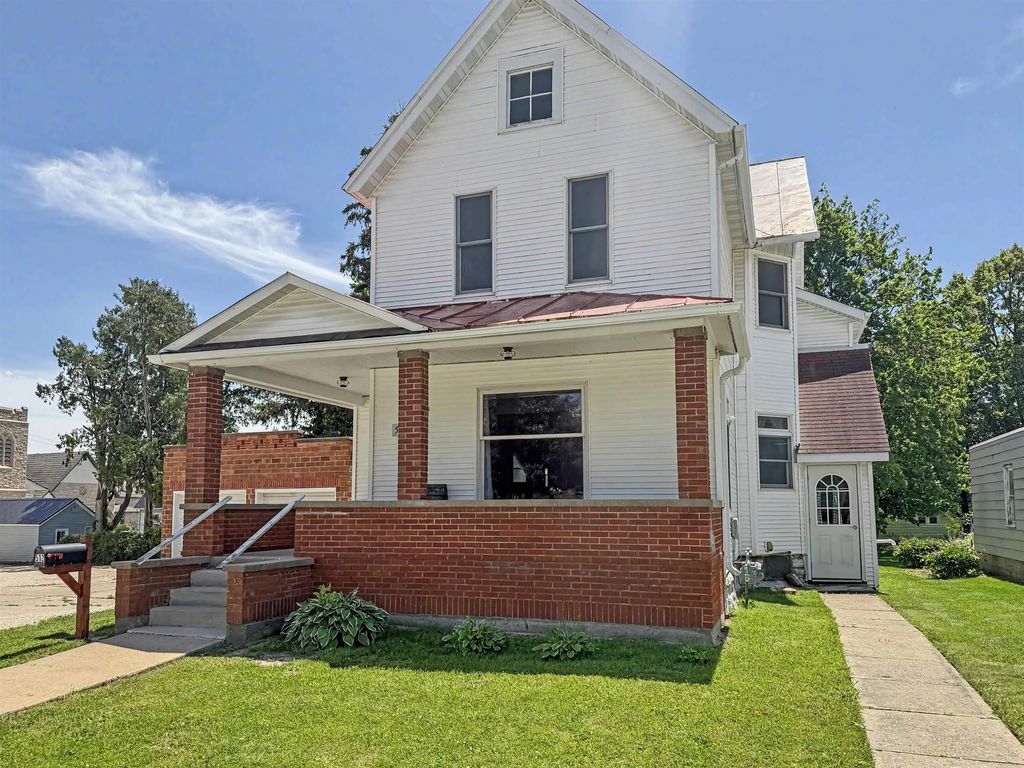 512 W Main Street, Waukon