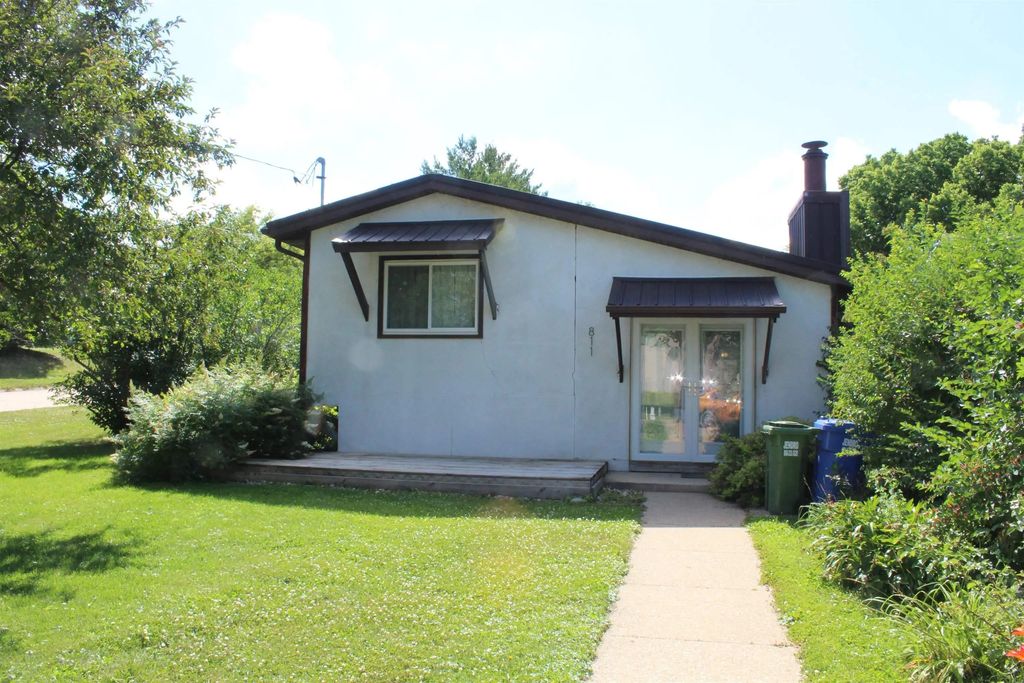811 Beck Street, Charles City