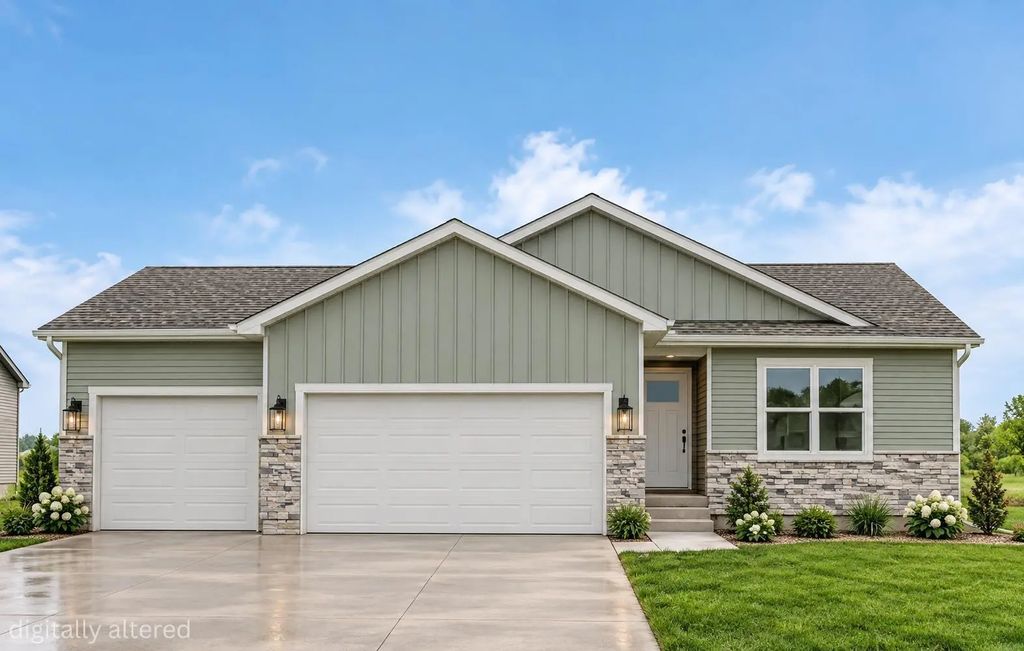 3927 Broomfield Drive, Cedar Falls