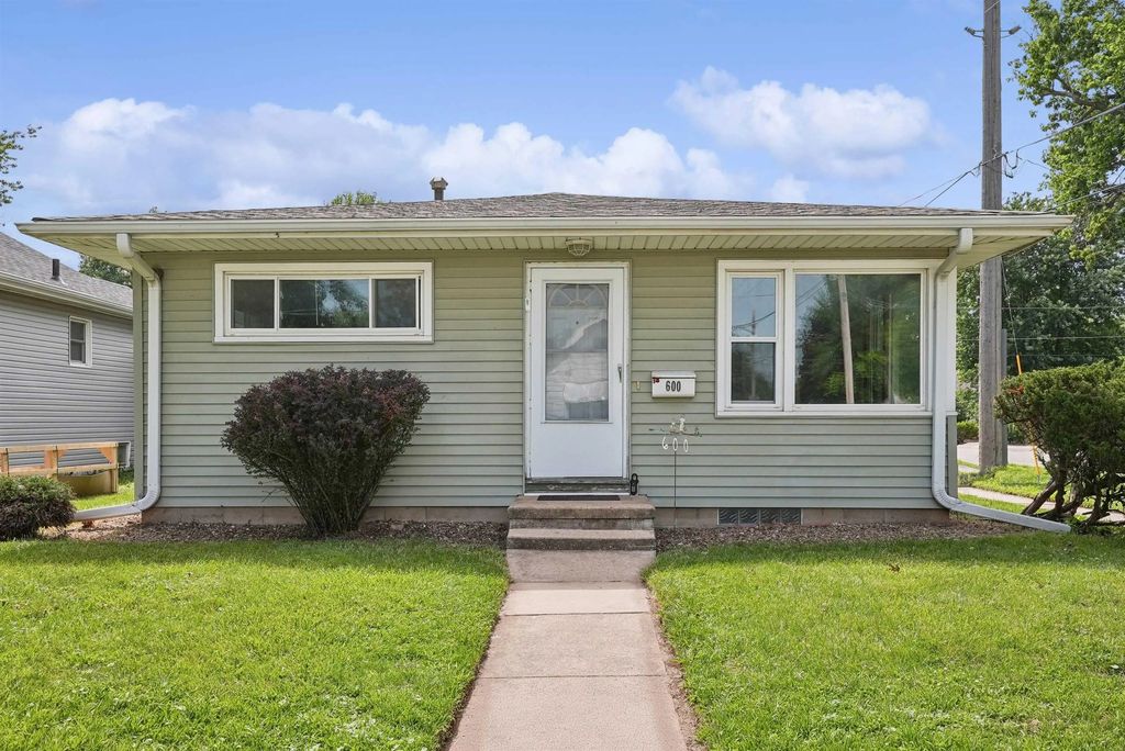 600 Evergreen Avenue, Waterloo
