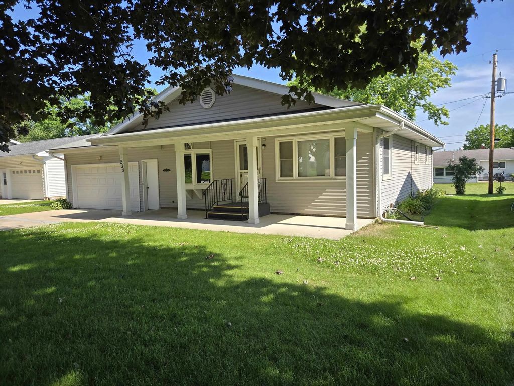 238 11th Ave. West, Cresco