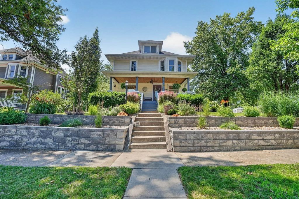 1703 Clay Street, Cedar Falls