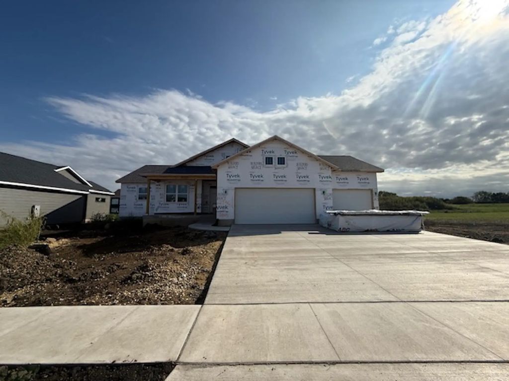 2736 Amber Valley Road, Cedar Falls
